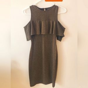 Off shoulders dress